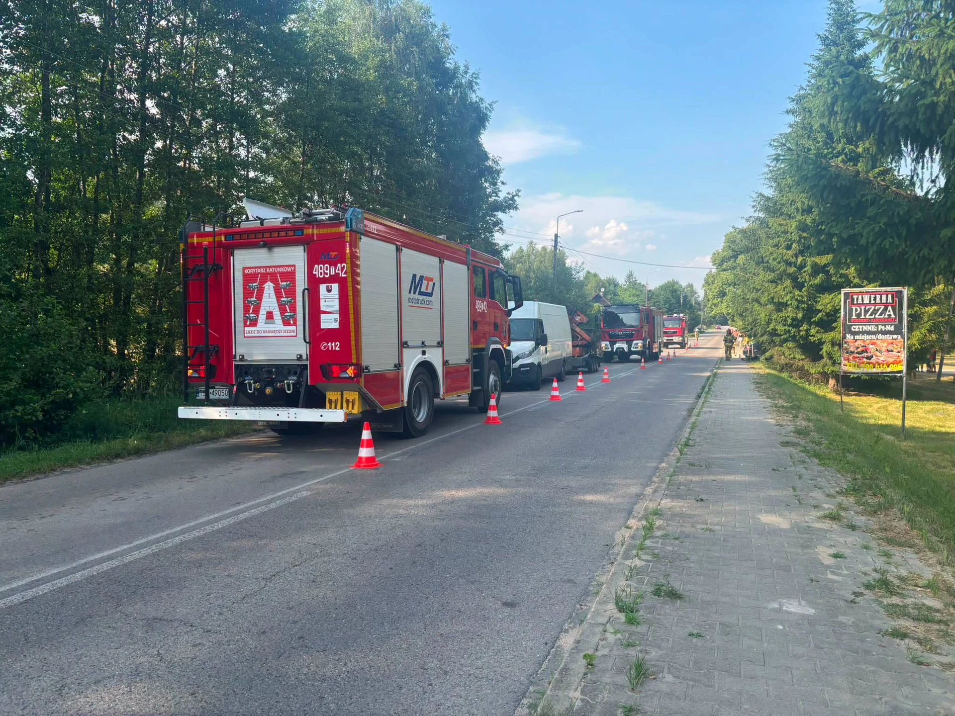 Mostki: wypadek z udziałem trzech pojazdów